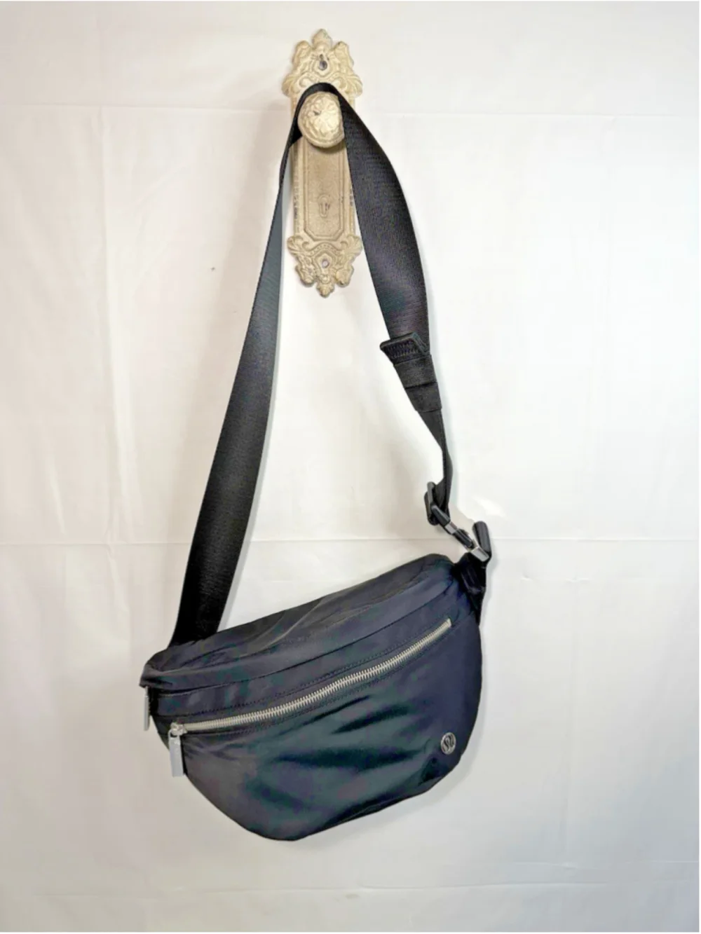 Lululemon City Adventurer Belt Bag 2.5L Silver Tone Hardware Black new
